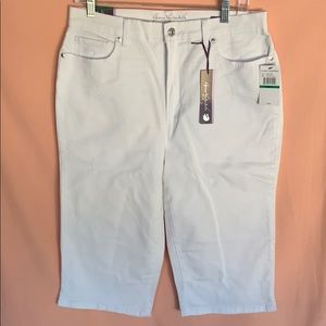 Gloria Vanderbilt skimmer shorts size 12 NWT J-027